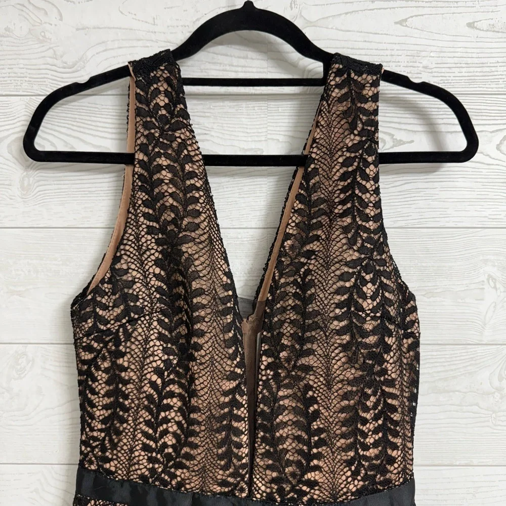 Lucy Wang Women’s Black Lace Sleeveless formal Maxi Dress. Size M - Picture 3 of 10
